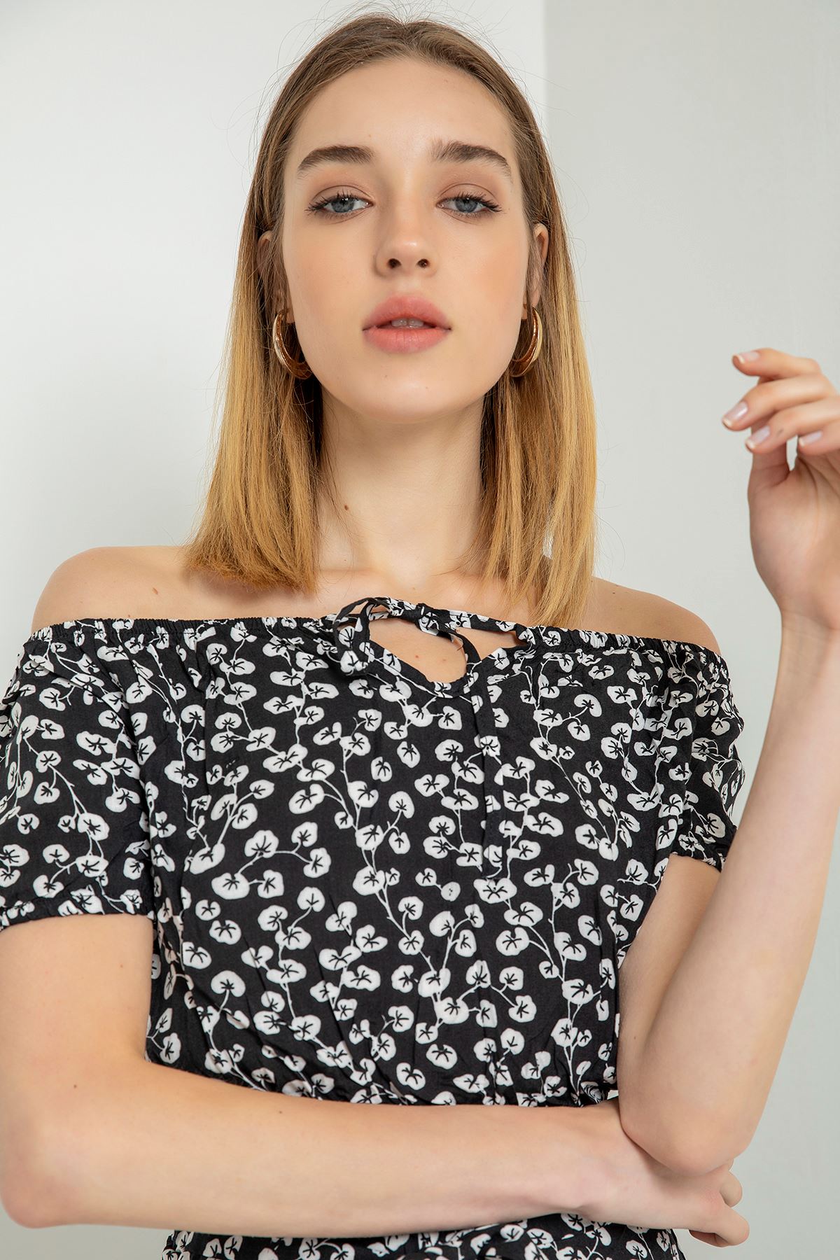 Yaprak Desen Etek Takım-Siyah