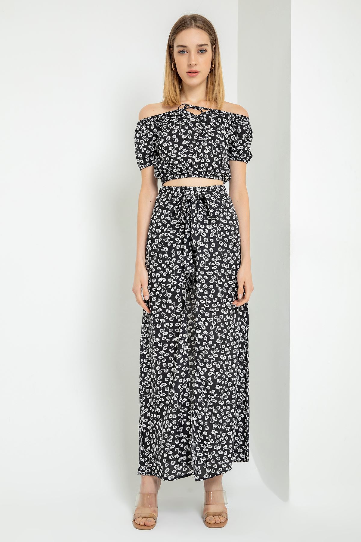 Yaprak Desen Etek Takım-Siyah