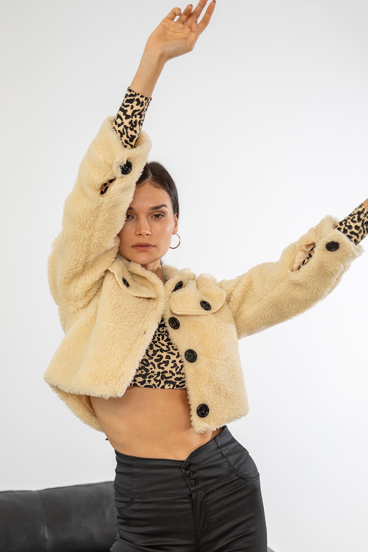 Kısa Peluş Mont-Bej