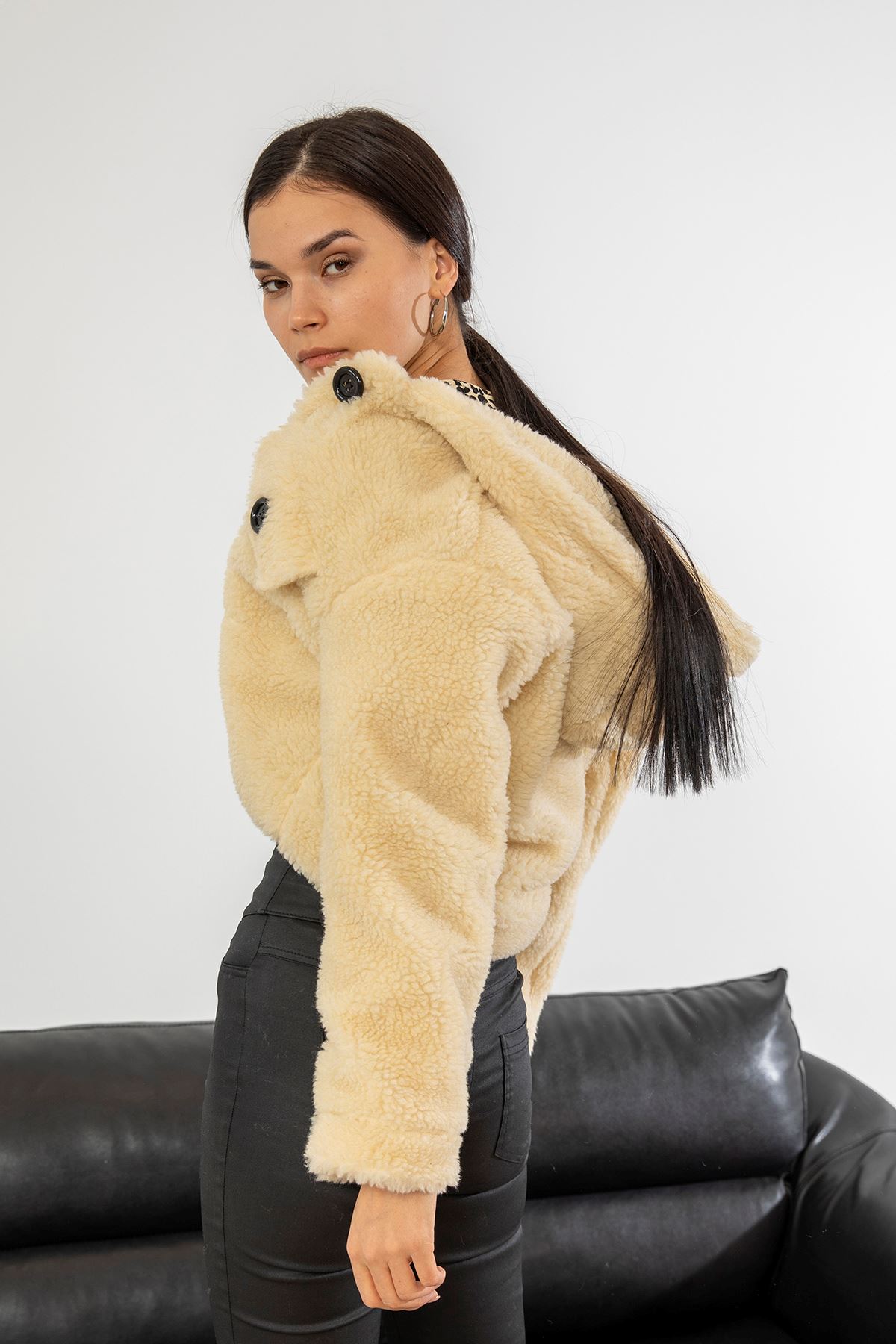 Kısa Peluş Mont-Bej