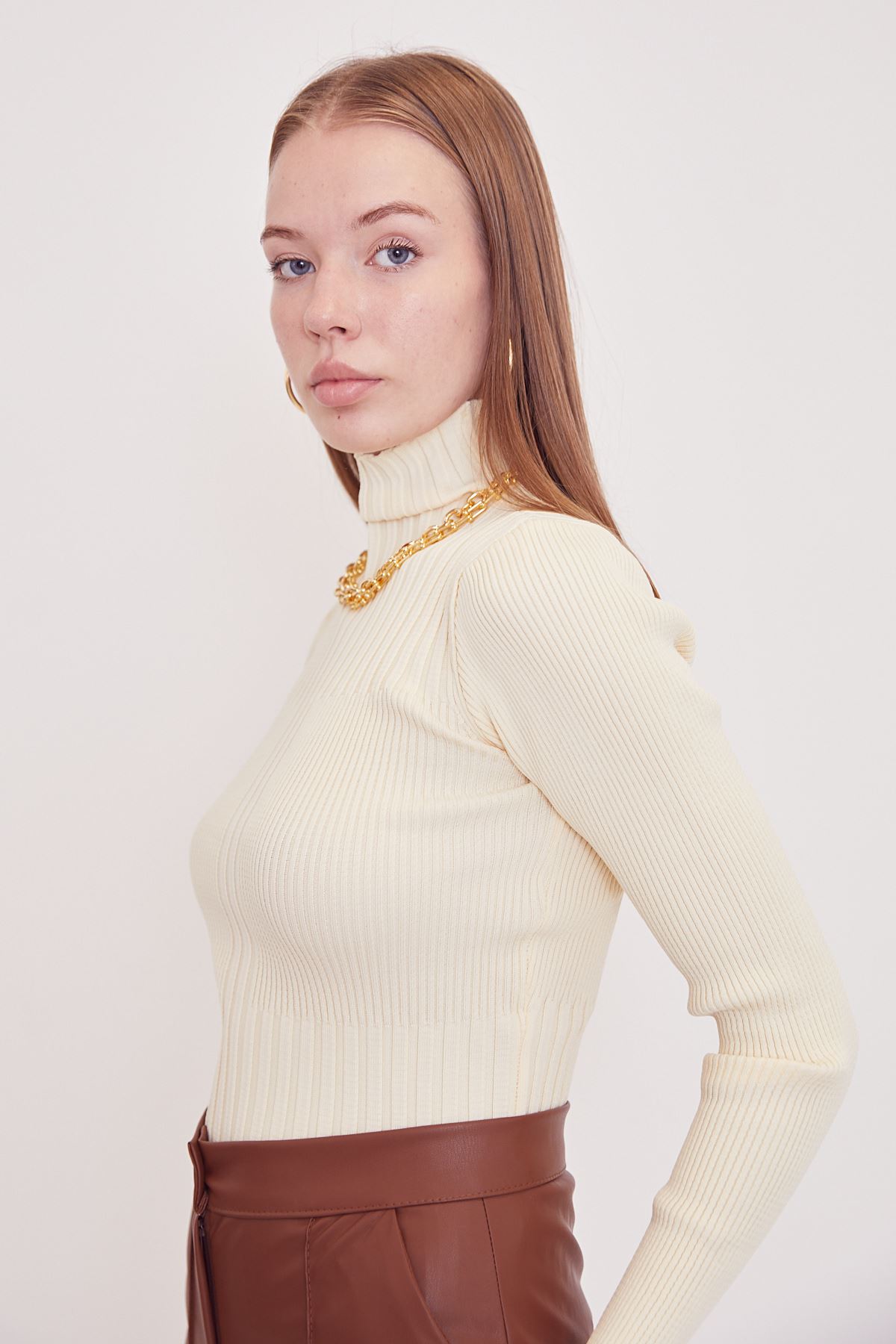 Boğazlı Triko Kazak-Krem