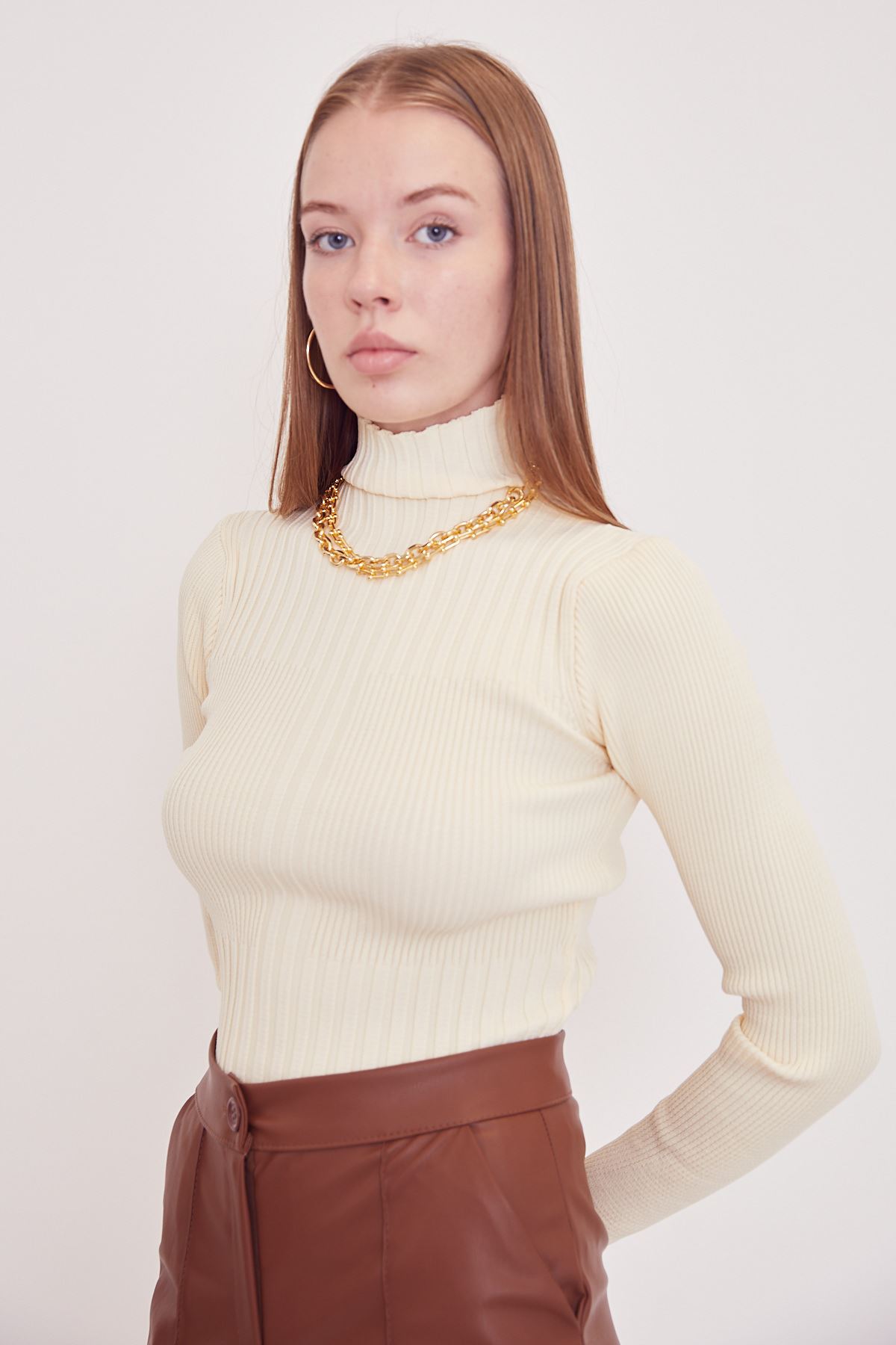 Boğazlı Triko Kazak-Krem