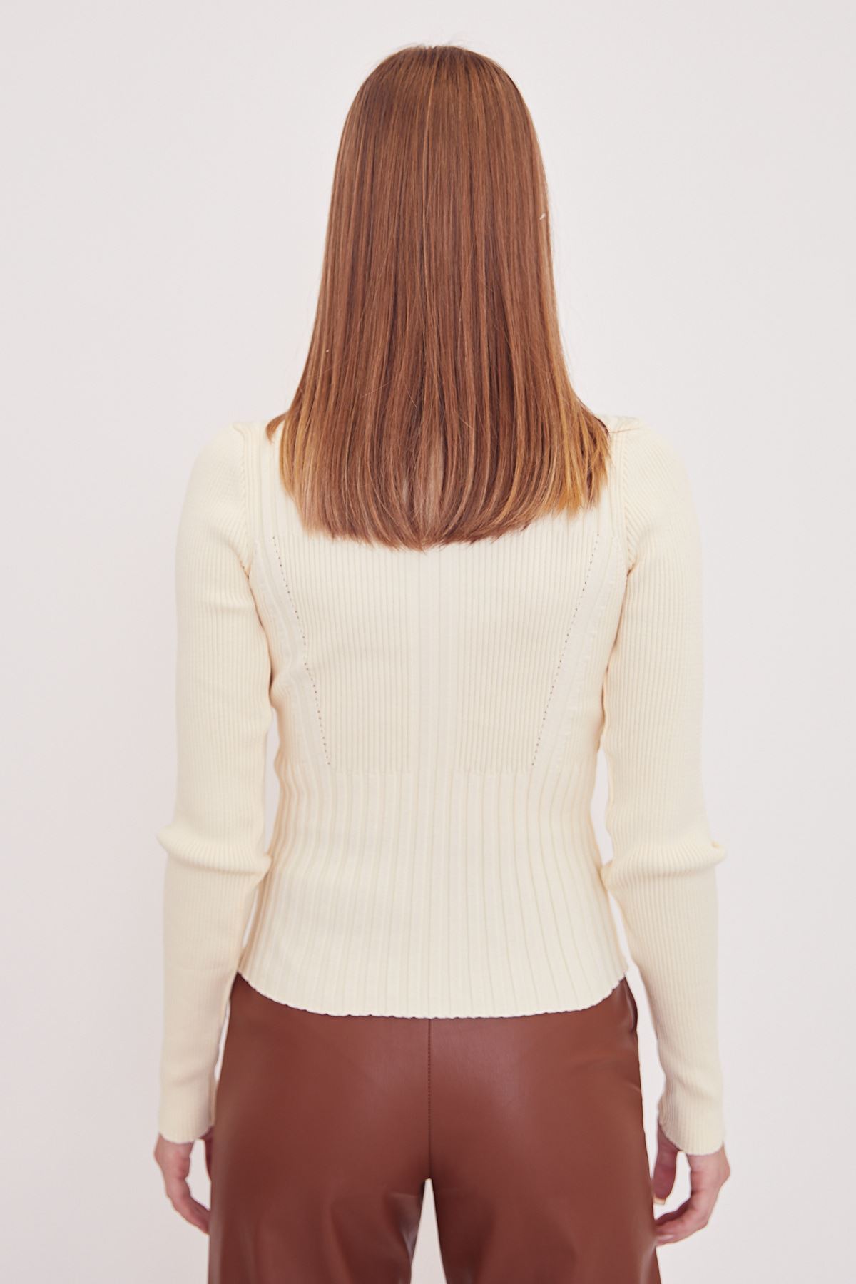 Boğazlı Triko Kazak-Krem